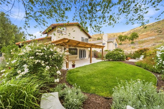 28030 Creston Court, Canyon Country, CA 91387