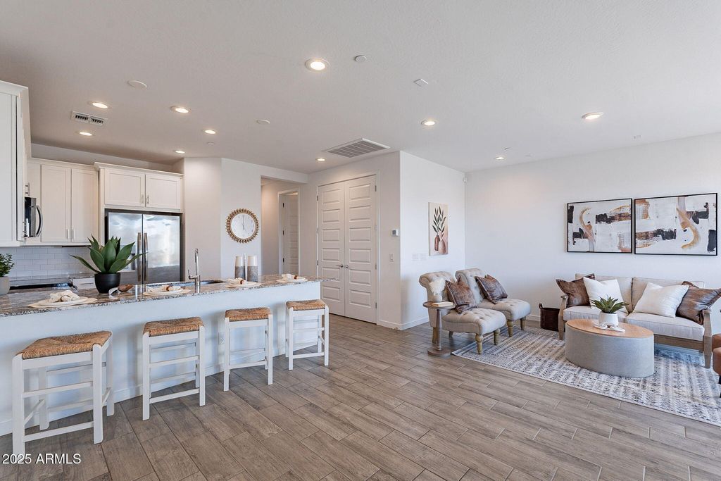 9835 E Wavelength Avenue, Mesa, AZ 85212