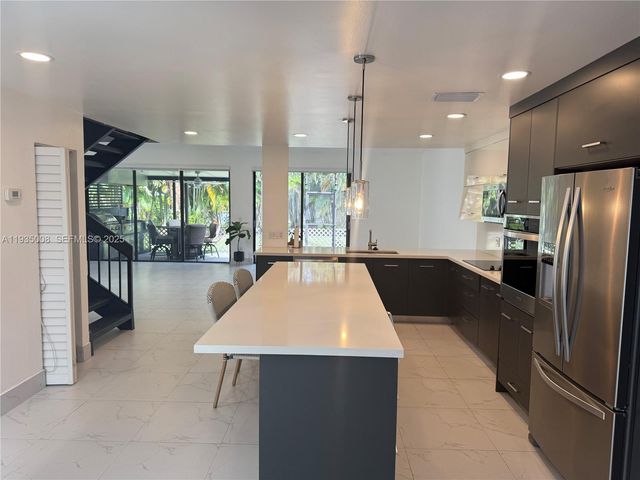 9869 NW 52nd Ter 9869, Doral, FL 33178