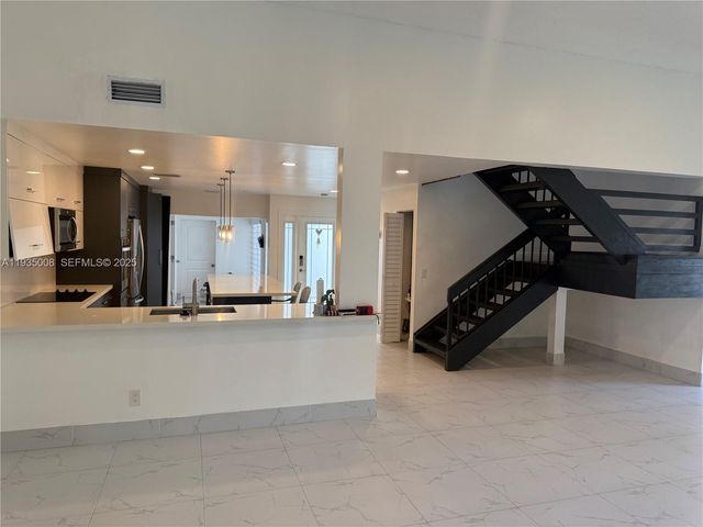 9869 NW 52nd Ter 9869, Doral, FL 33178