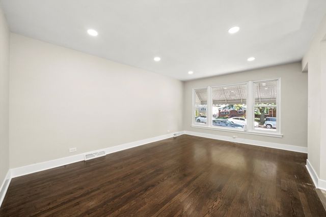 4548 S Laporte Avenue, Chicago, IL 60638