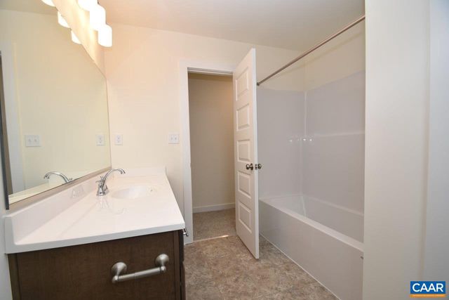 87 DEROSA CT, Palmyra, VA 22963