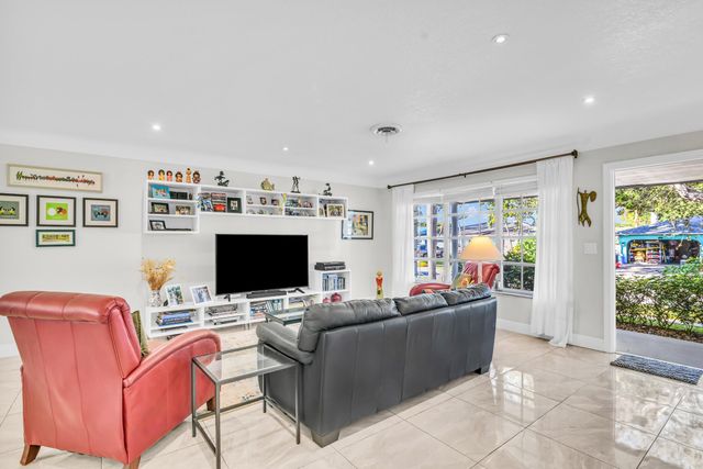 1290 SW 8th Street, Boca Raton, FL 33486