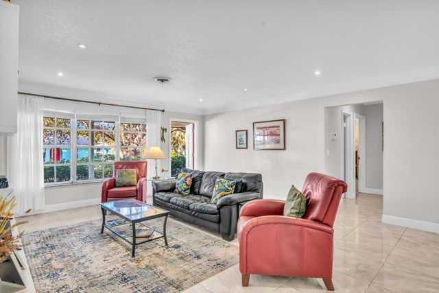 1290 SW 8th Street, Boca Raton, FL 33486