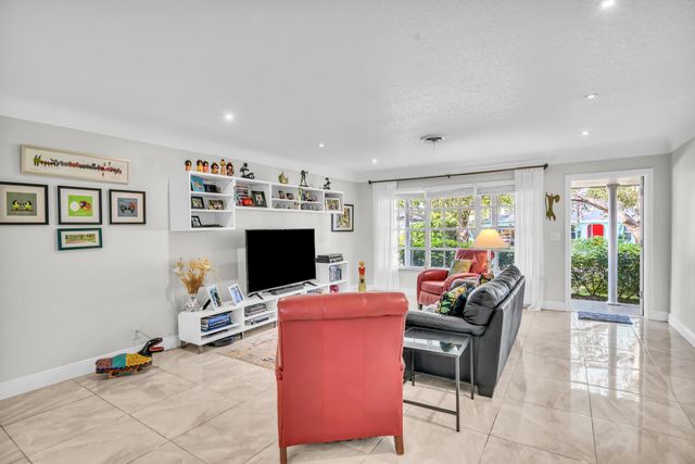 1290 SW 8th Street, Boca Raton, FL 33486