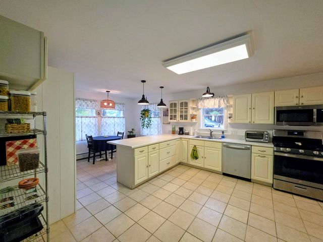 77 Trapper Road, Campton, NH 03223