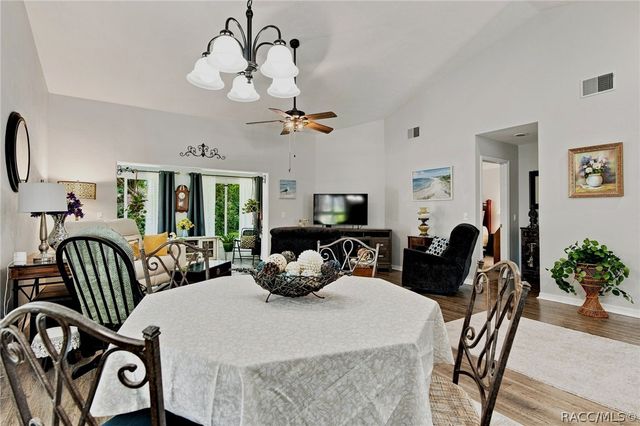 6079 W Fairhaven Court, Crystal River, FL 34429