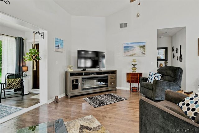 6079 W Fairhaven Court, Crystal River, FL 34429