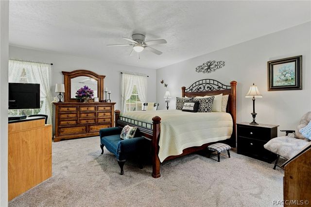 6079 W Fairhaven Court, Crystal River, FL 34429