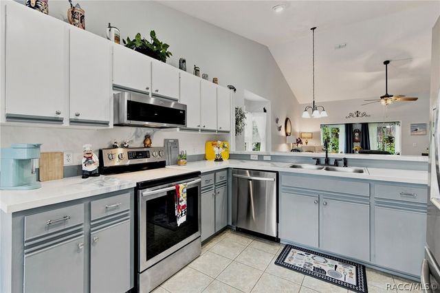 6079 W Fairhaven Court, Crystal River, FL 34429