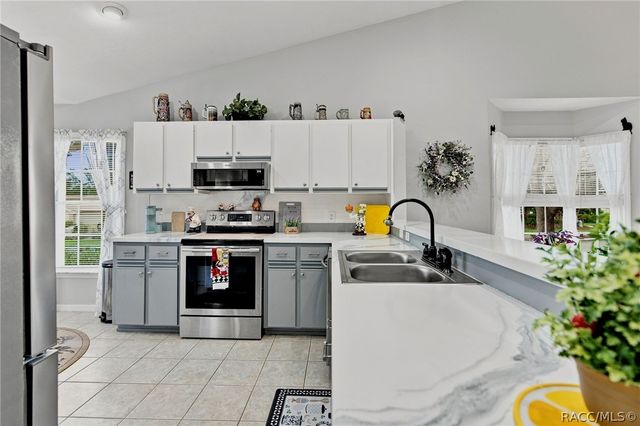 6079 W Fairhaven Court, Crystal River, FL 34429