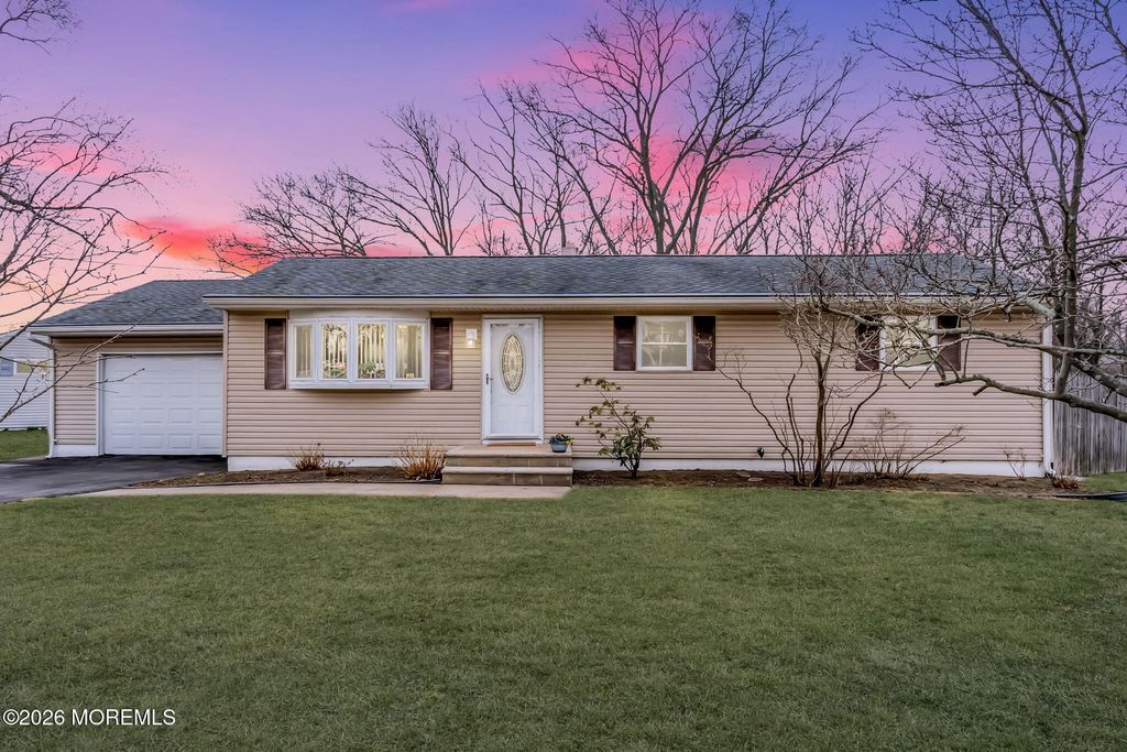 26 Clark Drive, Howell, NJ 07731