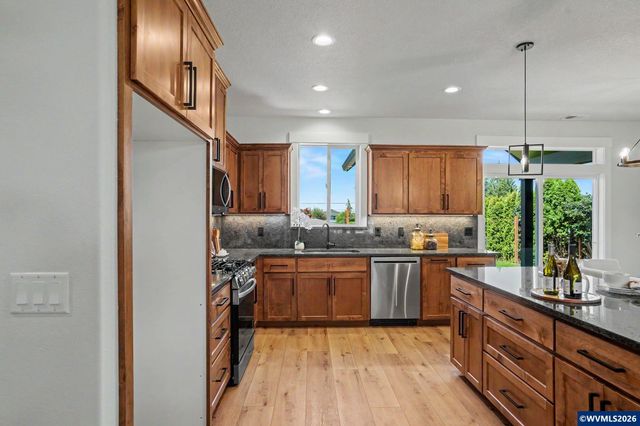 319 NE Clay St, Sublimity, OR 97385
