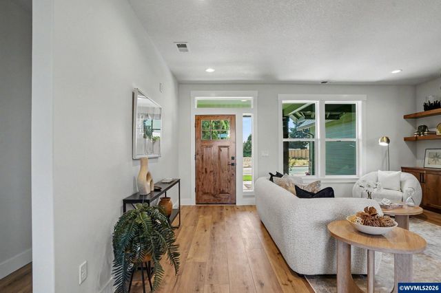 319 NE Clay St, Sublimity, OR 97385