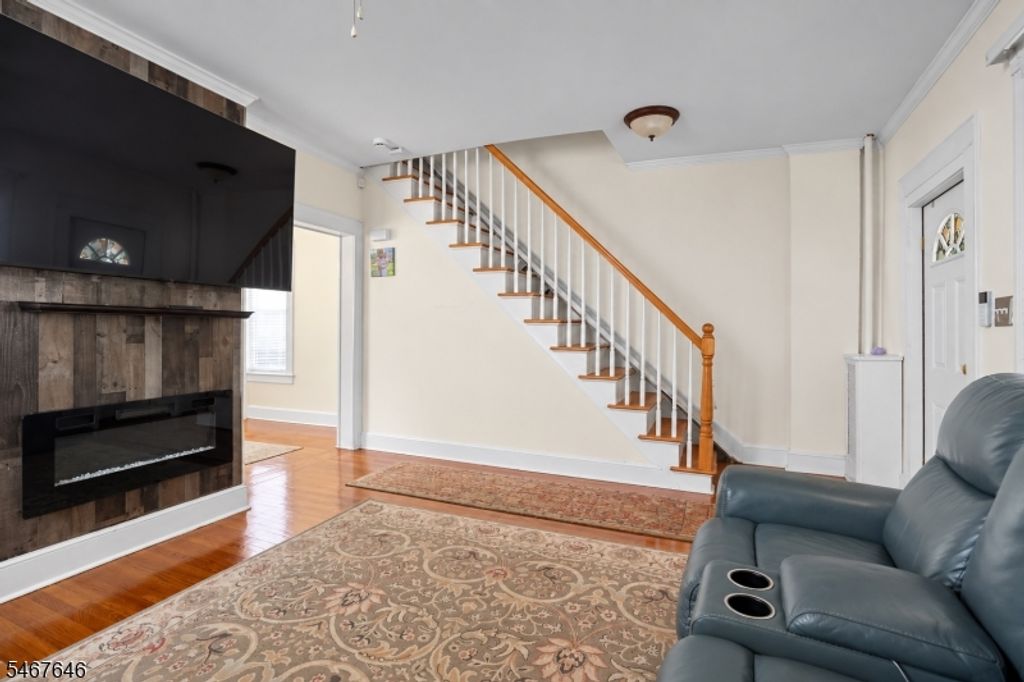 35 Clinton St, Bloomfield Twp., NJ 07003 — photo 4
