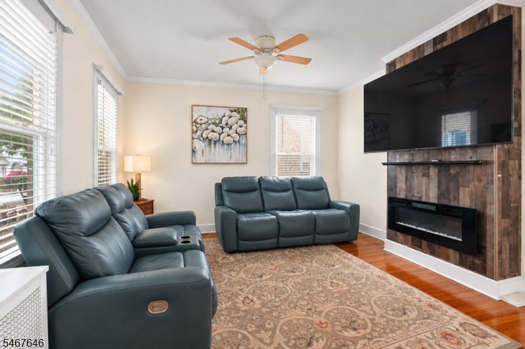35 Clinton St, Bloomfield Twp., NJ 07003 — photo 5
