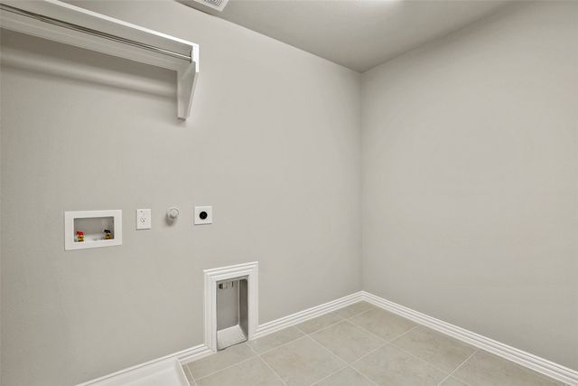 3917 Saint Ives Lane, Lewisville, TX 75056