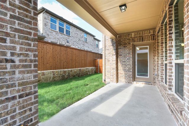 3917 Saint Ives Lane, Lewisville, TX 75056