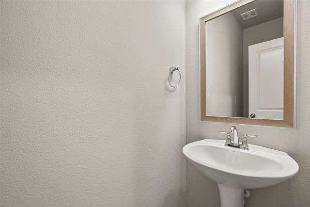 3917 Saint Ives Lane, Lewisville, TX 75056