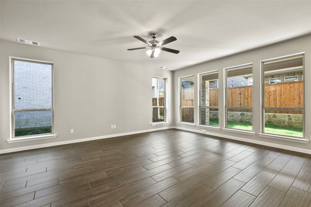 3917 Saint Ives Lane, Lewisville, TX 75056