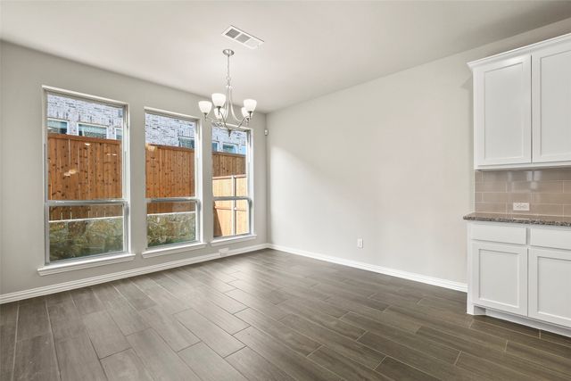 3917 Saint Ives Lane, Lewisville, TX 75056