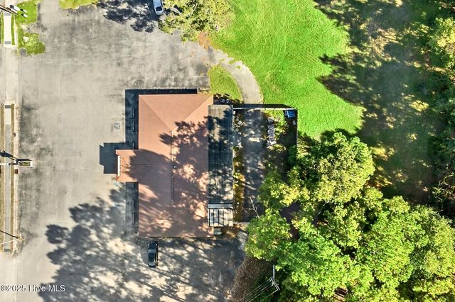 10067 Beach Drive SW, Calabash, NC 28467