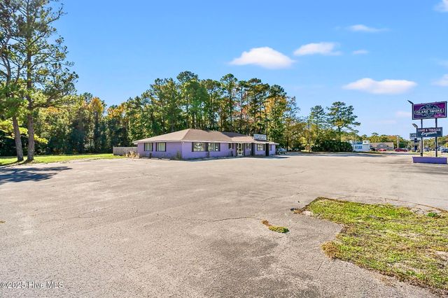 10067 Beach Drive SW, Calabash, NC 28467