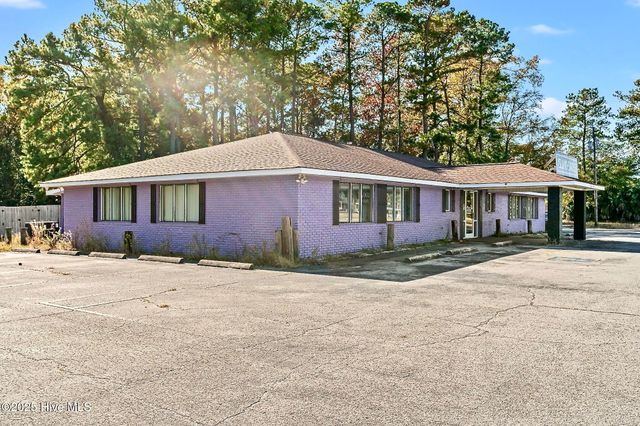 10067 Beach Drive SW, Calabash, NC 28467