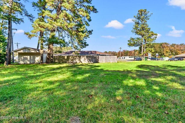 10067 Beach Drive SW, Calabash, NC 28467