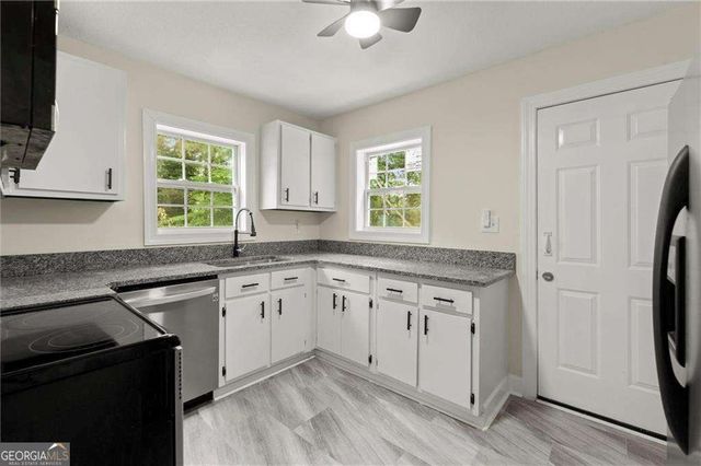 1098 Cascade Circle SW, Atlanta, GA 30311