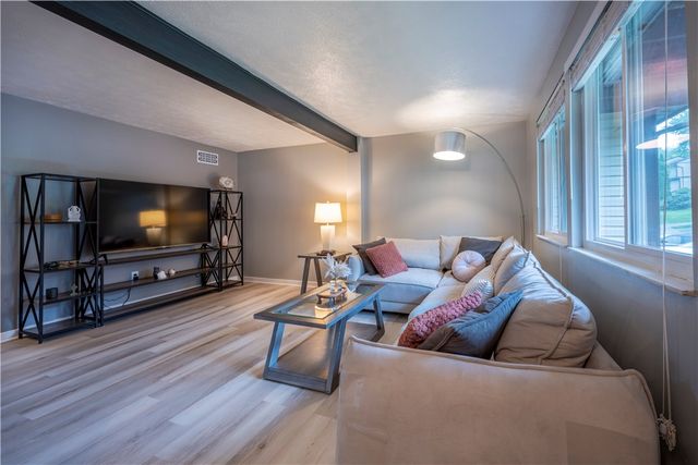 105 Lebeouf, Plum Boro, PA 15068