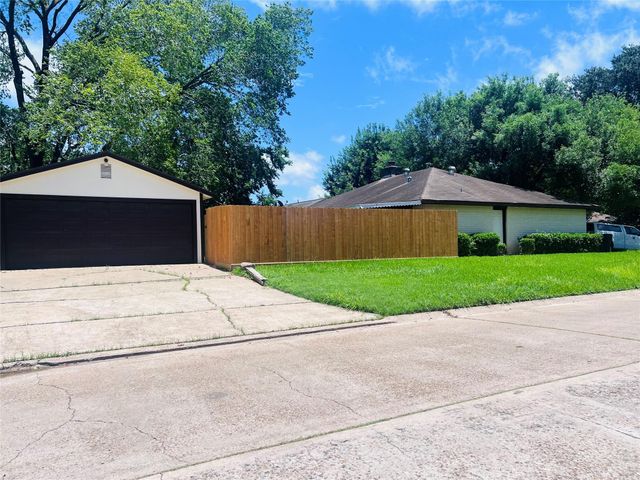11530 Herald Square Drive, Houston, TX 77099