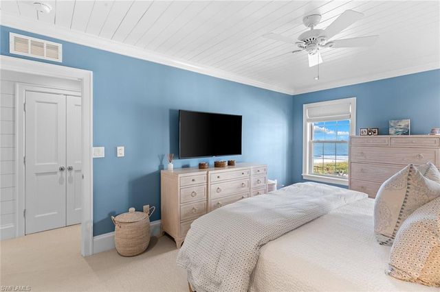 2701 Gulf Shore BLVD N 4, Naples, FL 34103