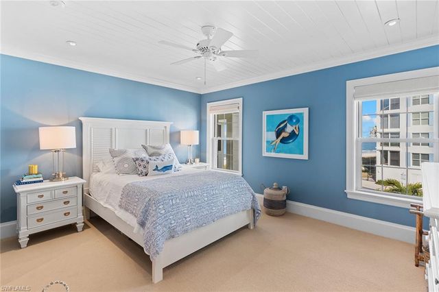 2701 Gulf Shore BLVD N 4, Naples, FL 34103