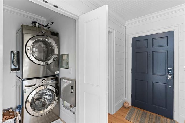 2701 Gulf Shore BLVD N 4, Naples, FL 34103