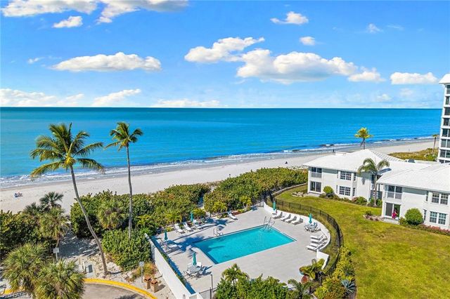 2701 Gulf Shore BLVD N 4, Naples, FL 34103