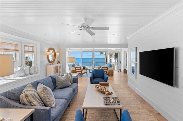 2701 Gulf Shore BLVD N 4, Naples, FL 34103