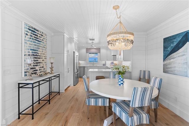 2701 Gulf Shore BLVD N 4, Naples, FL 34103