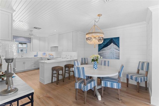 2701 Gulf Shore BLVD N 4, Naples, FL 34103