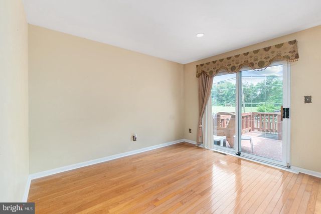 1923 NEWHAVEN DR, Essex, MD 21221