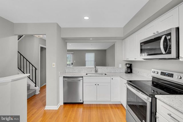 1923 NEWHAVEN DR, Essex, MD 21221