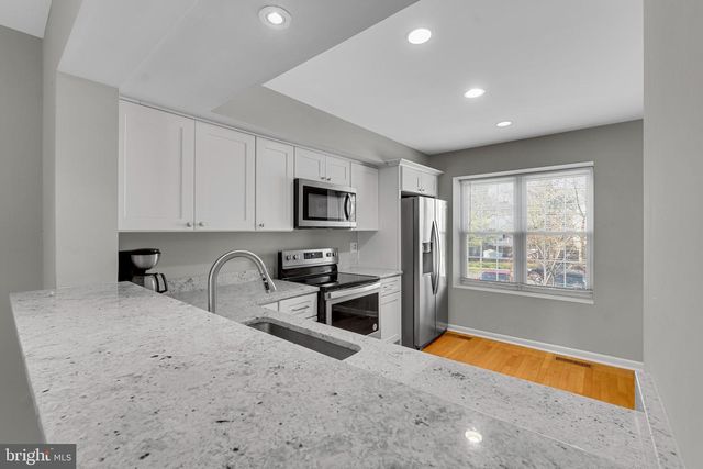 1923 NEWHAVEN DR, Essex, MD 21221