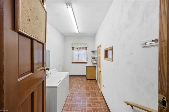 2829 Meadow Wood DR W, Chesapeake, VA 23321