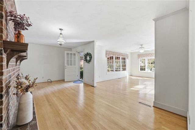 2829 Meadow Wood DR W, Chesapeake, VA 23321