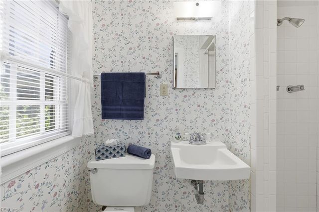 2829 Meadow Wood DR W, Chesapeake, VA 23321