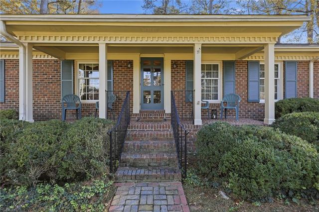 2829 Meadow Wood DR W, Chesapeake, VA 23321