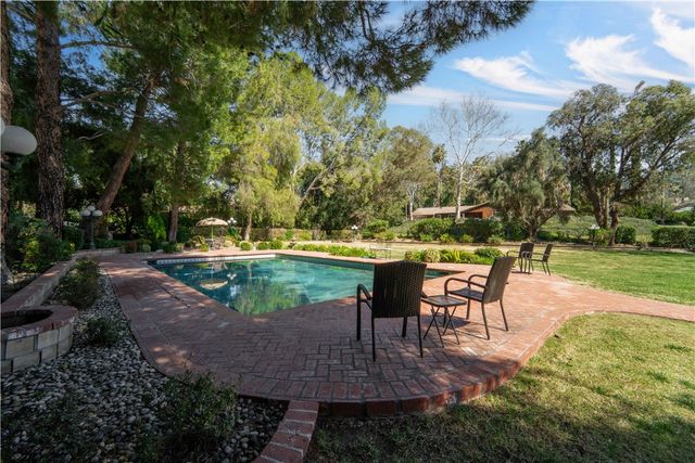 15883 Condor Ridge, Canyon Country, CA 91387