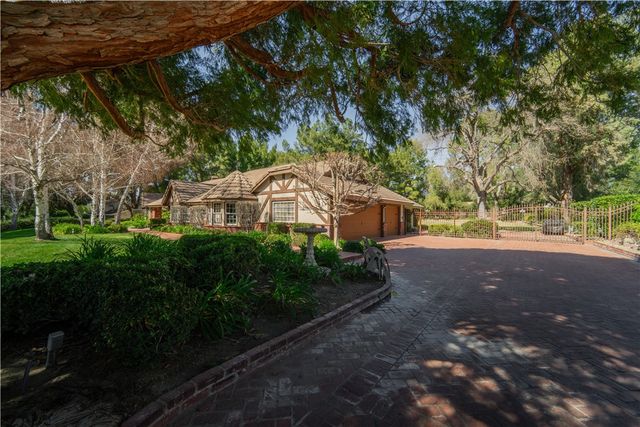 15883 Condor Ridge, Canyon Country, CA 91387