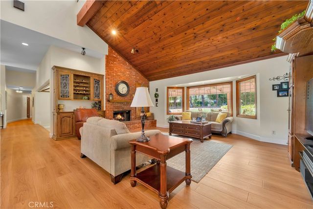 15883 Condor Ridge, Canyon Country, CA 91387