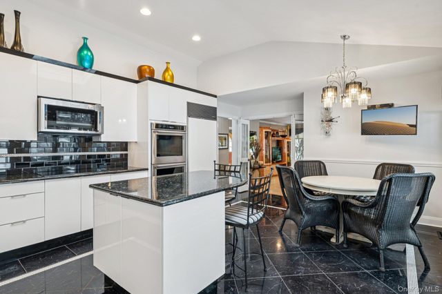 37 Bridle Path, Nissequogue, NY 11780